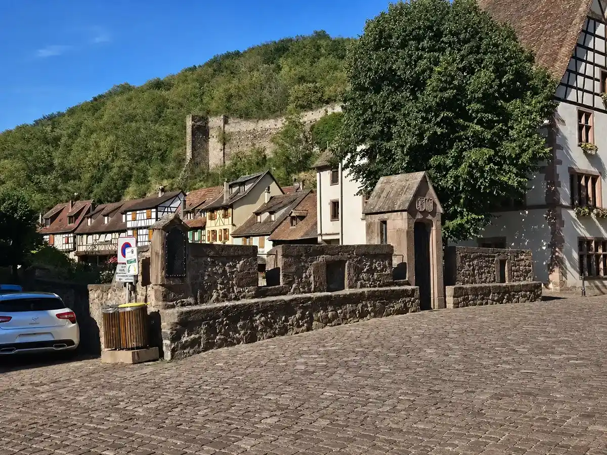 Pont fortifié à Kaysersberg en août 2026